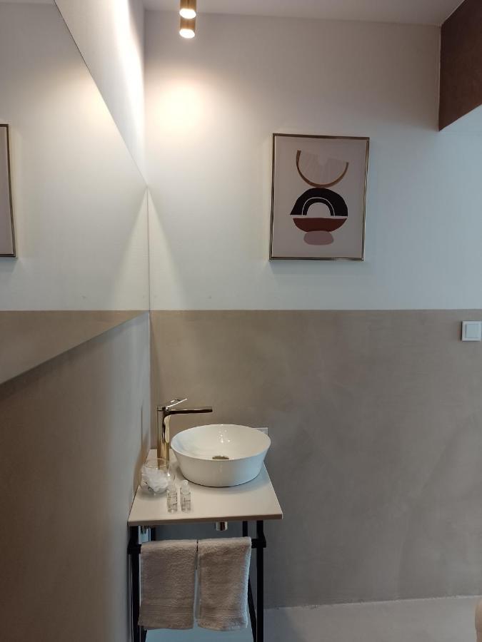 Alexa D'oro Apartment